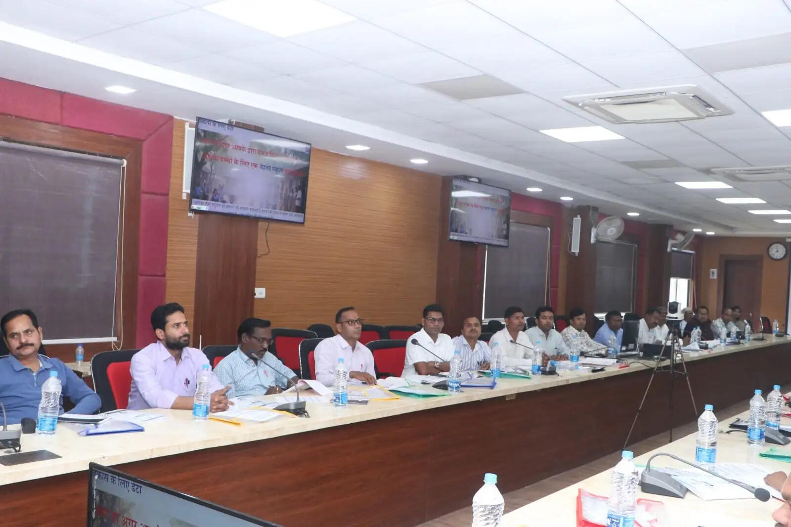 सूरजपुर : जनगणना 2027 की तैयारी शुरू, मकान सूचीकरण के लिए फील्ड ट्रेनर्स का प्रशिक्षण प्रारंभ