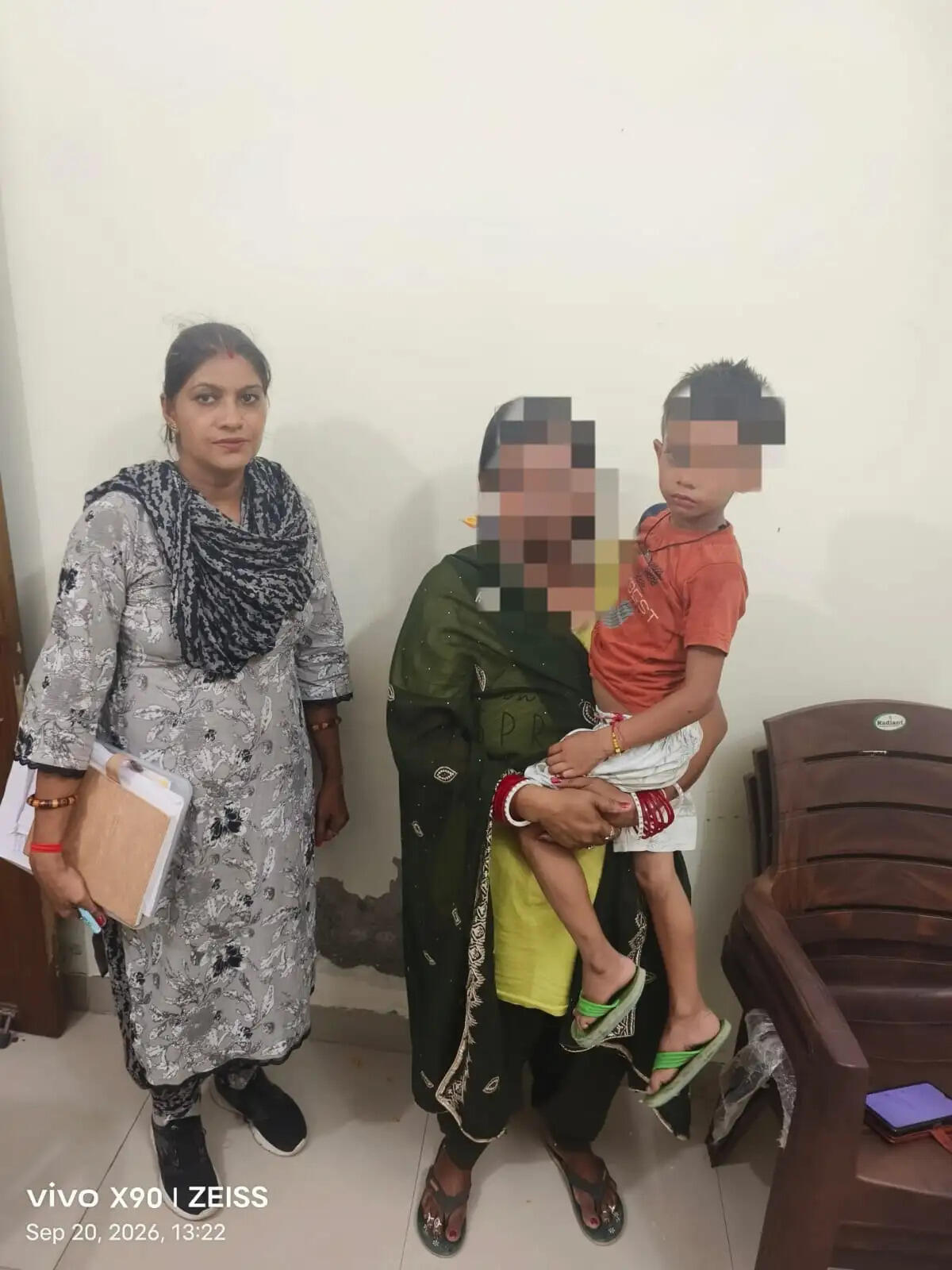 हिसार : पांच वर्षीय बिछड़े बच्चे को एक घंटे में परिजनों से मिलाया