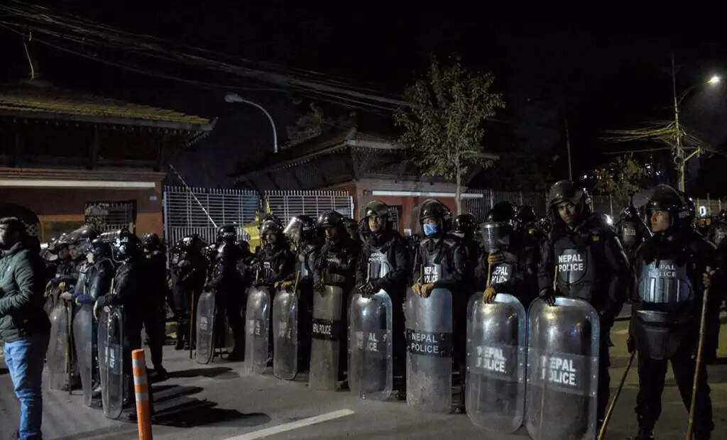 काठमांडू में पुलिस का रातभर चला सर्च ऑपरेशन, 195 लोग गिरफ्तार