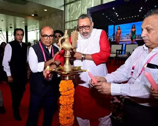 केन्द्रीय वस्त्र मंत्री गिरिराज सिंह ने 71वें भारत अंतरराष्ट्रीय परिधान मेले का किया उद्घाटन