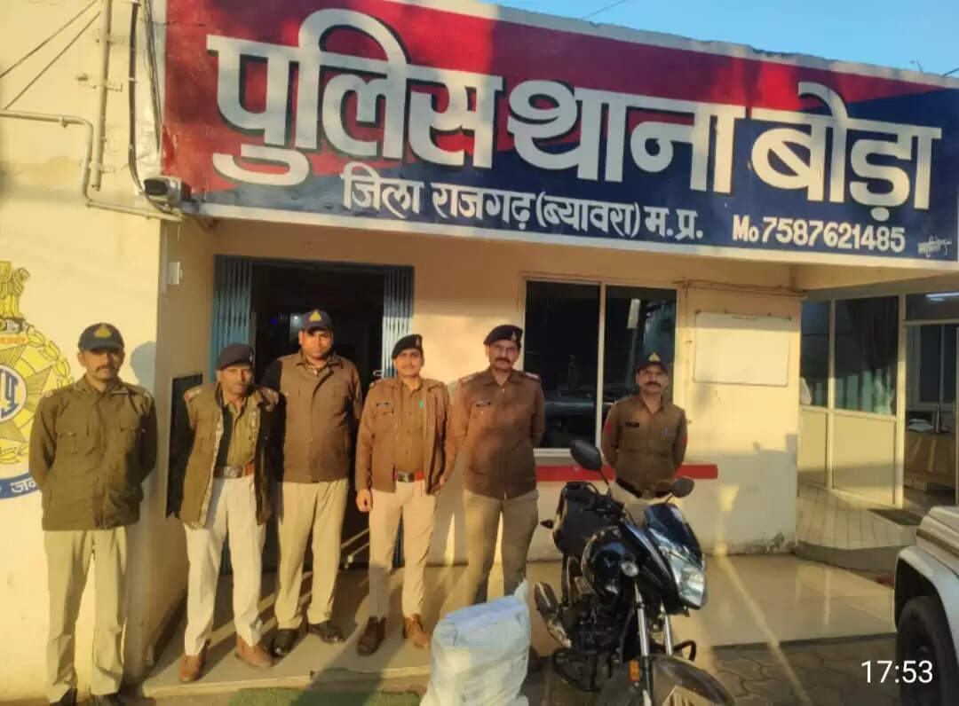 राजगढ़ः घर के आंगन से तीन लाख से अधिक की चोरी की चंदन लकड़ी जब्त, आरोपित फरार