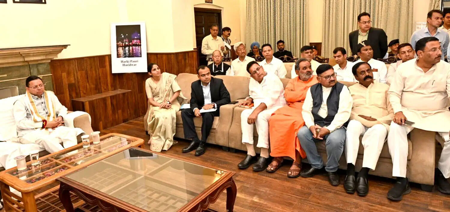 कुंभ मेला-2027 की तैयारियों की मुख्यमंत्री ने की समीक्षा, दिव्य-भव्य आयोजन के लिए समयबद्ध कार्यों के दिए निर्देश