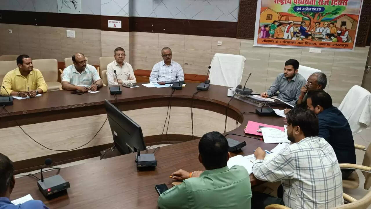 नवागत सीडीओ ने किया जनकल्याणकरी योजनाओं के प्रगति की समीक्षा