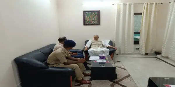 सारण में संभावित बाढ़ को लेकर हाई अलर्ट, उपमुख्यमंत्री सह प्रभारी मंत्री विजेंद्र प्रसाद यादव ने की समीक्षा बैठक