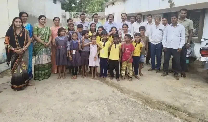 जन्मदिन की खुशियां बनीं बच्चों के पोषण का माध्यम, स्कूल में हुआ नेवता भोजन आयोजन