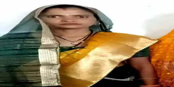 चरित्र पर शक में पति बना हैवान, पत्नी की लाठी-सरिए से पीटकर हत्या