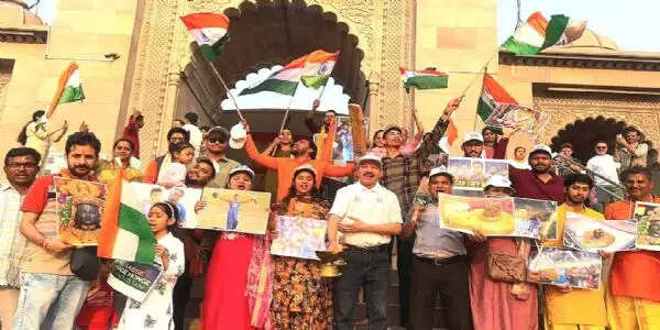 टी-20 विश्वकप क्रिकेट का उत्साह, सेमीफाइनल में भारत की जीत के लिए मां गंगा की आरती कर की कामना