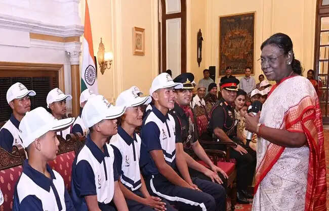 कुमाऊं के सीमावर्ती बच्चों में जगाई देशभक्ति और राष्ट्रीय एकता की भावना