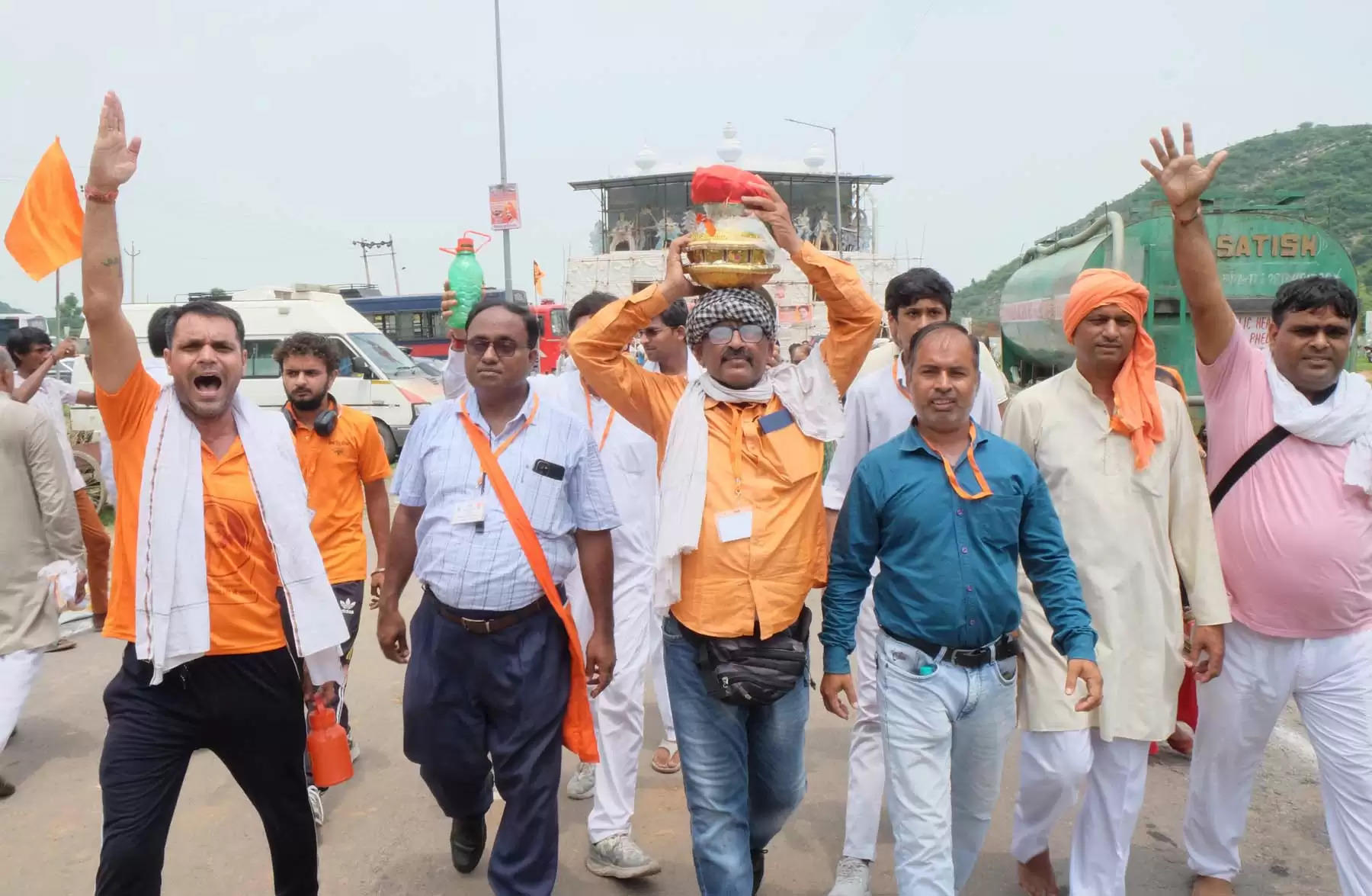 गुरुग्राम और नूंह में शांतिपूर्वक निकली ब्रजमंडल यात्रा, मुसलमानों ने बरसाए फूल