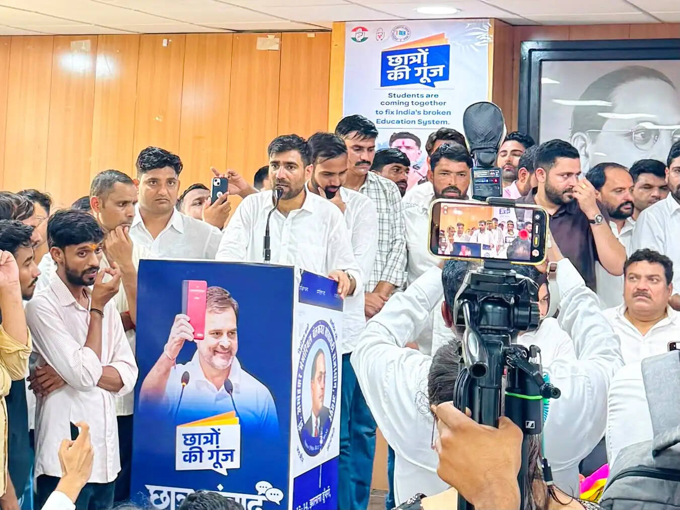“छात्रों की गूंज” अभियान के तहत जयपुर में छात्र संवाद एवं कवि सम्मेलन का आयोजन