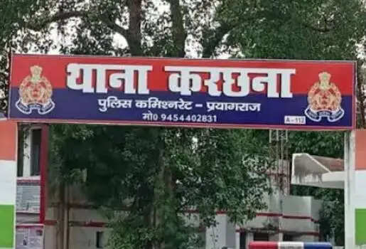 बेकाबू ट्रक की टक्कर से बच्ची की मौत, पिता घायल