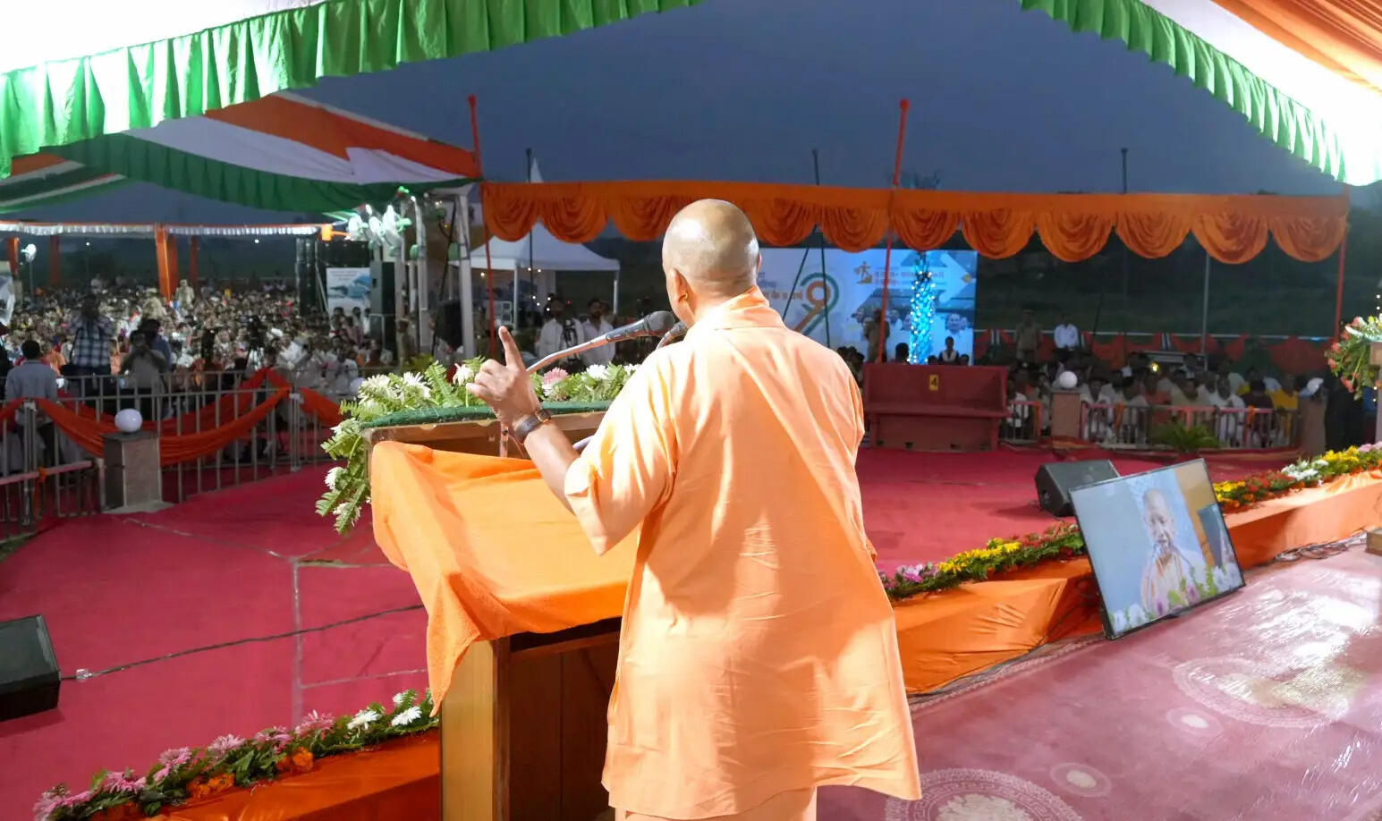 पिछ्ली सरकारों में ताल-पोखरों पर होता था कब्जा, हम कर रहे संरक्षण : सीएम योगी