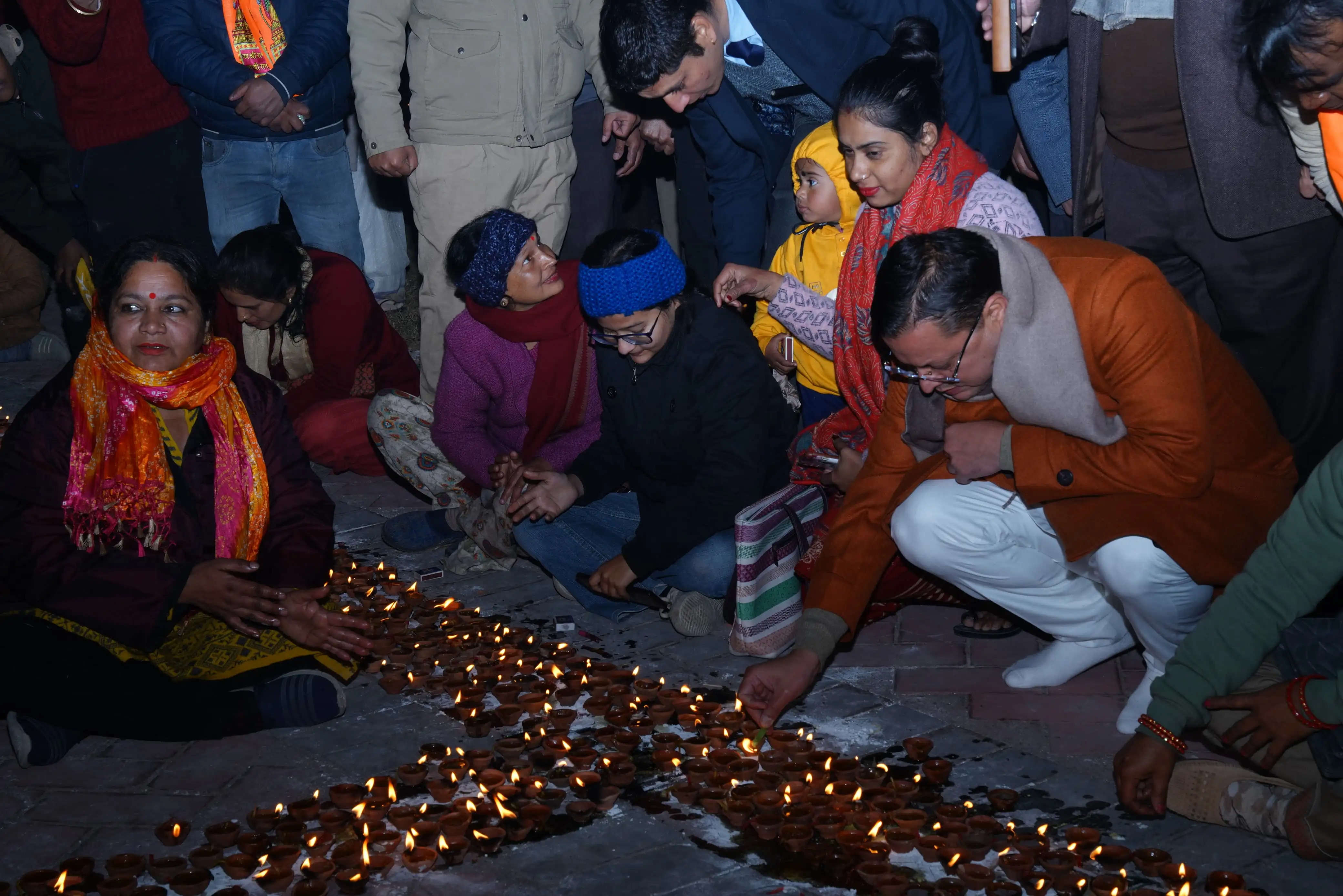 उत्तराखंड: द्रोणनगरी में एक साथ जले डेढ़ लाख दीये, मुख्यमंत्री बोले- यह सौभाग्य का क्षण