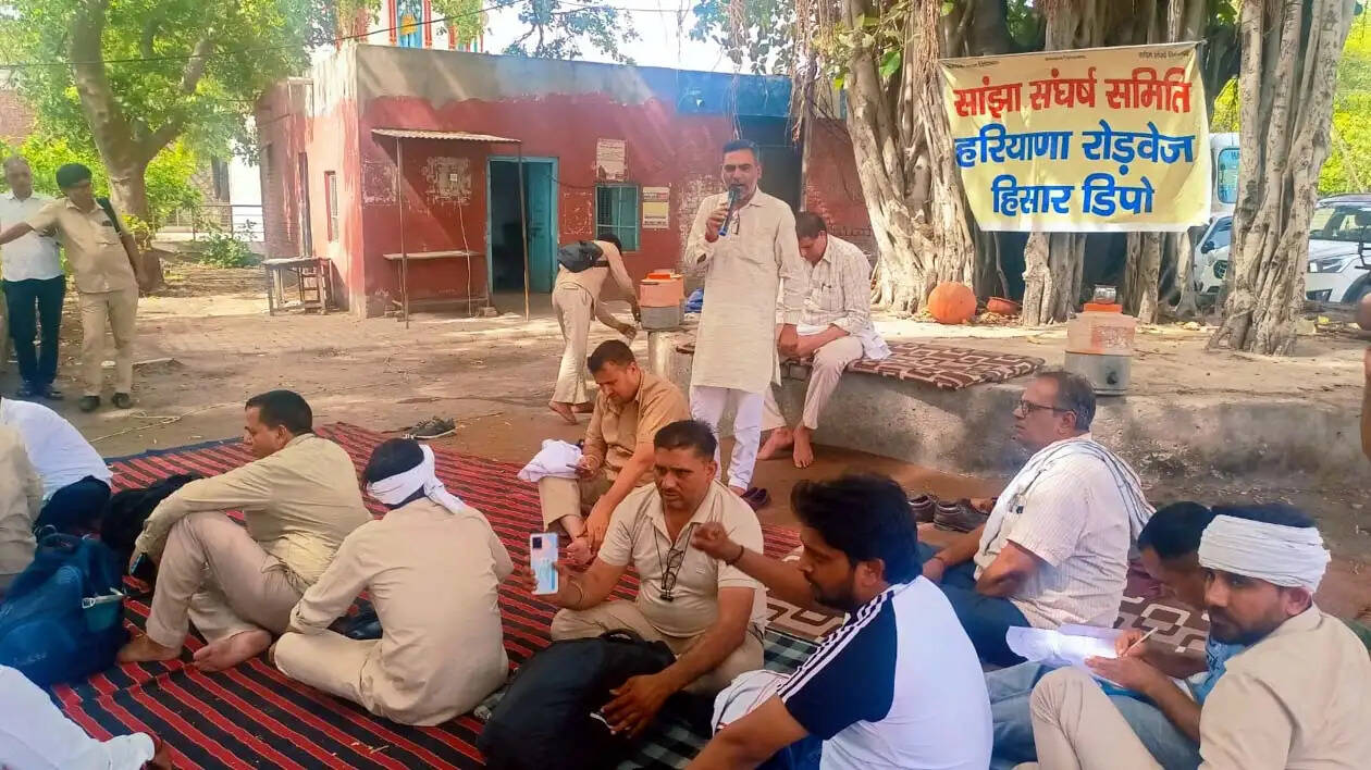हिसार पहुंची रोडवेज की जांच कमेटी, शिकायतों व आरोपों की जांच शुरू