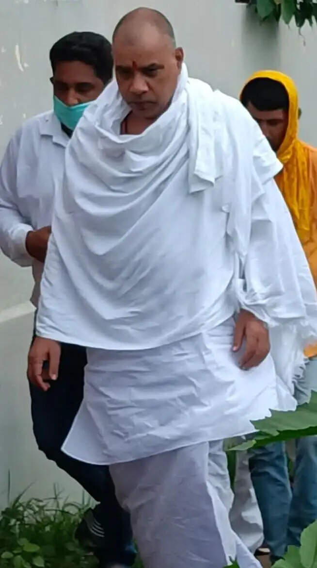 औघड़ पीर भिक्षुक राम के निर्वाण दिवस पर गुरू-भाई बाबा प्रियदर्शी राम का लगा दरबार, भक्तों ने दर्शन कर लिया आशीर्वाद