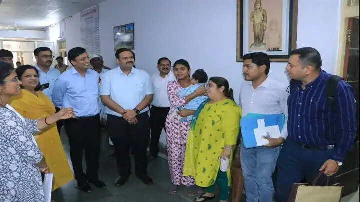 विदिशाः संभागायुक्त और आईजी ने लिया मानौरा मेले की तैयारियों का जायजा