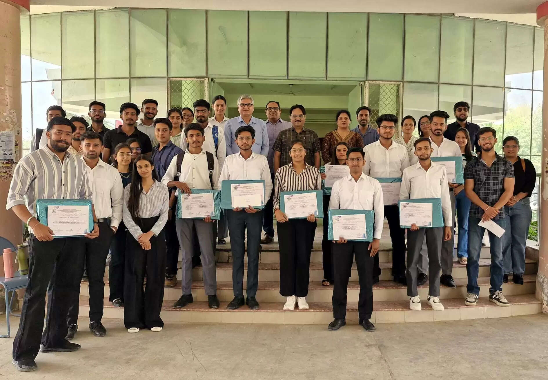 हिसार : हरियाणा स्कूल ऑफ बिजनेस में स्टूडेंट स्टॉक एक्सचेंज प्रोग्राम का समापन