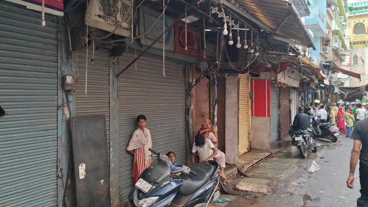 आनासागर झील को बचाने की मांग पर अजमेर बंद, बाजारों में सन्नाटा
