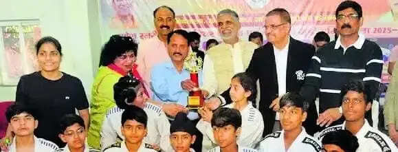 जूडो प्रतियोगिता में पदक जीतने वाले आठ खिलाड़ी सम्मानित