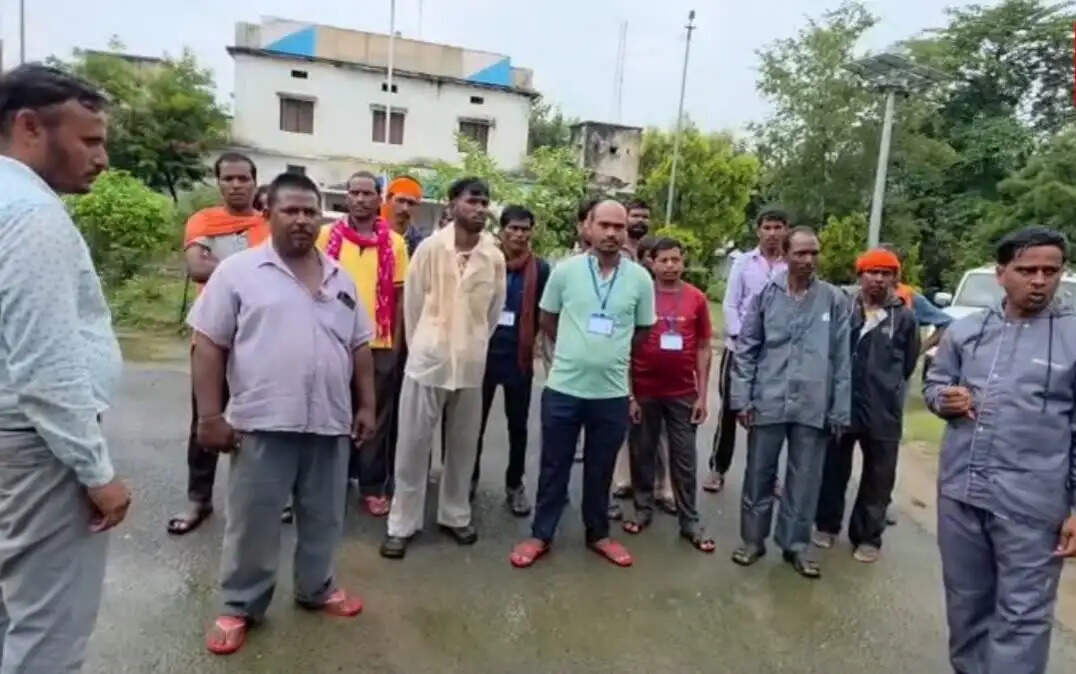 सूरजपुर अपर कलेक्टर पर प्लेसमेंट कर्मचारियों से मारपीट और अभद्रता का आरोप, थाने में शिकायत