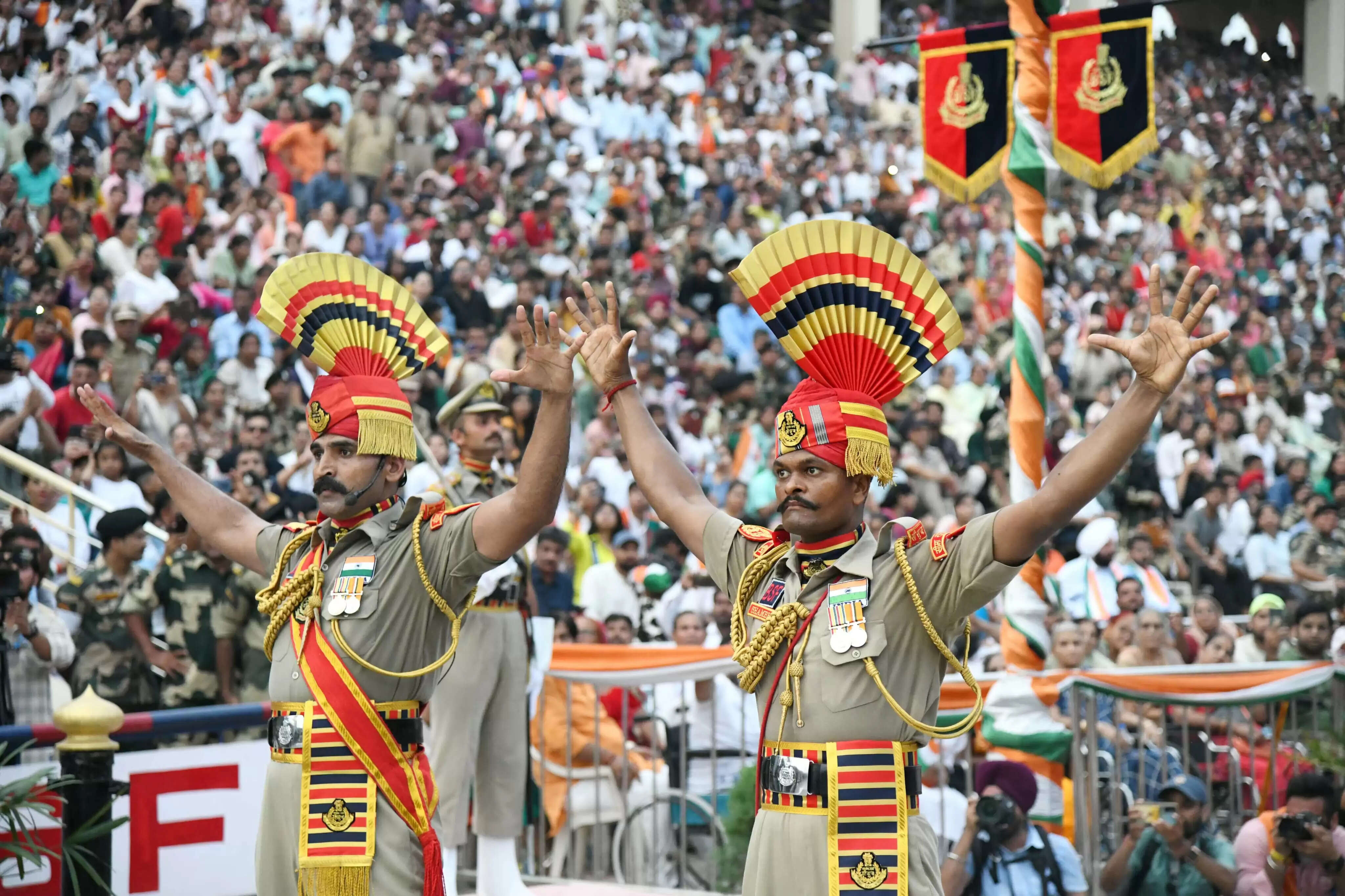 रिट्रीट सेरमनी में पाक रेंजरों से हाथ नहीं मिलाएंगे भारतीय सैनिक