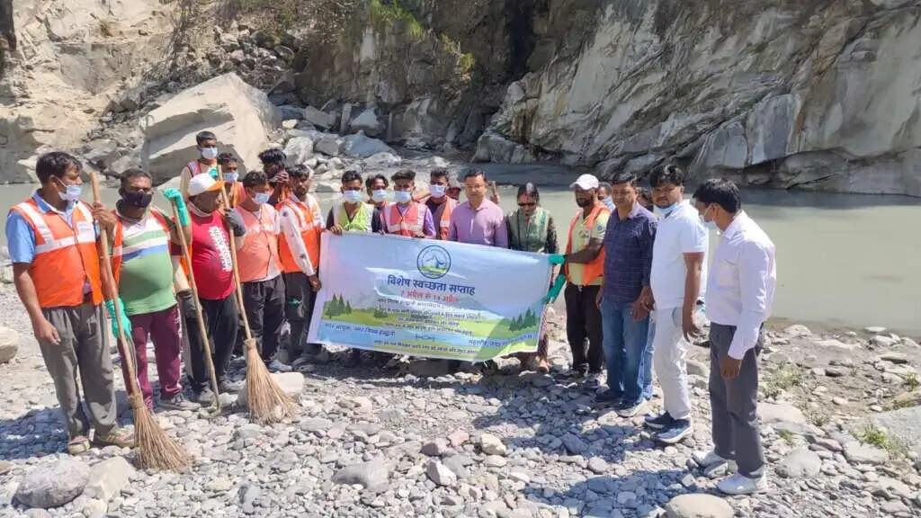 हल्द्वानी: चित्रशिला घाट पर चला विशेष स्वच्छता अभियान