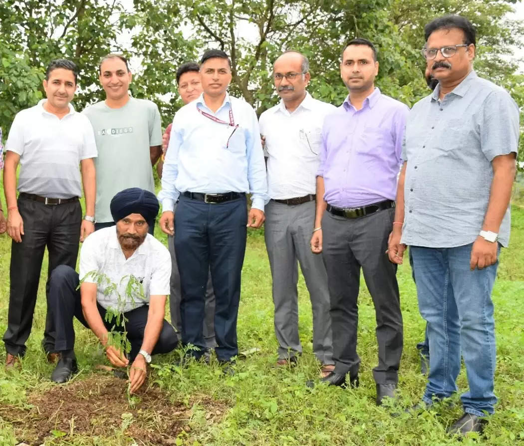 क्लीन इण्डिया ग्रीन इंडिया मिशन के तहत सफल पौधरोपण अभियान चलाया