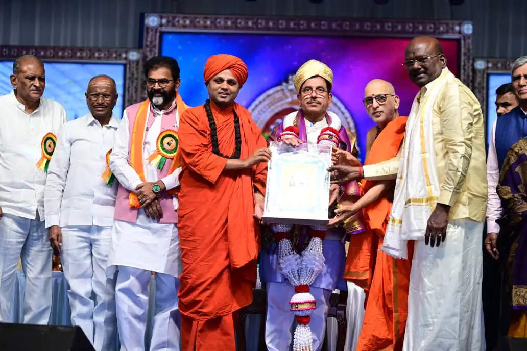 देशभर में धार्मिक, सांस्कृतिक तथा आध्यात्मिक पुनर्जागरण का दौर : प्रह्लाद जोशी