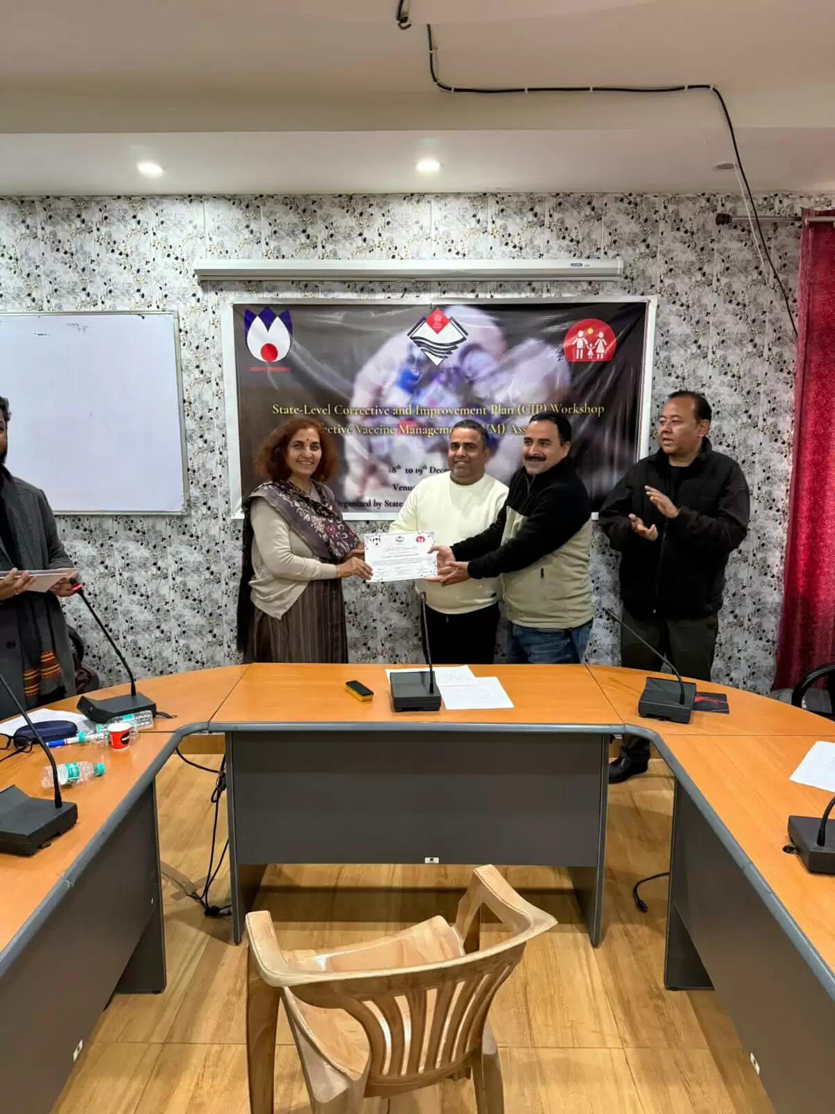 टीकाकरण प्रबंधन मूल्यांकन में उत्तरकाशी जिला सम्मानित