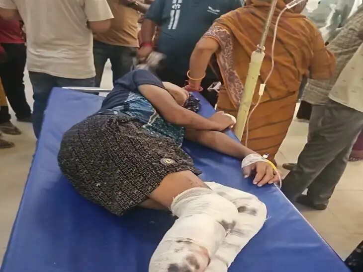 बच्चे के जन्म की खुशी में फटा पटाखा ,चपेट में आने से चार बच्चे घायल, दो मेडिकल कॉलेज में भर्ती