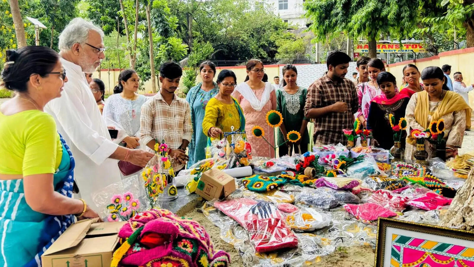 मंजूषा हटिया लोक कला प्रदर्शनी संपन्न, नवाचार और परंपरा का अद्भुत संगम बना आकर्षण