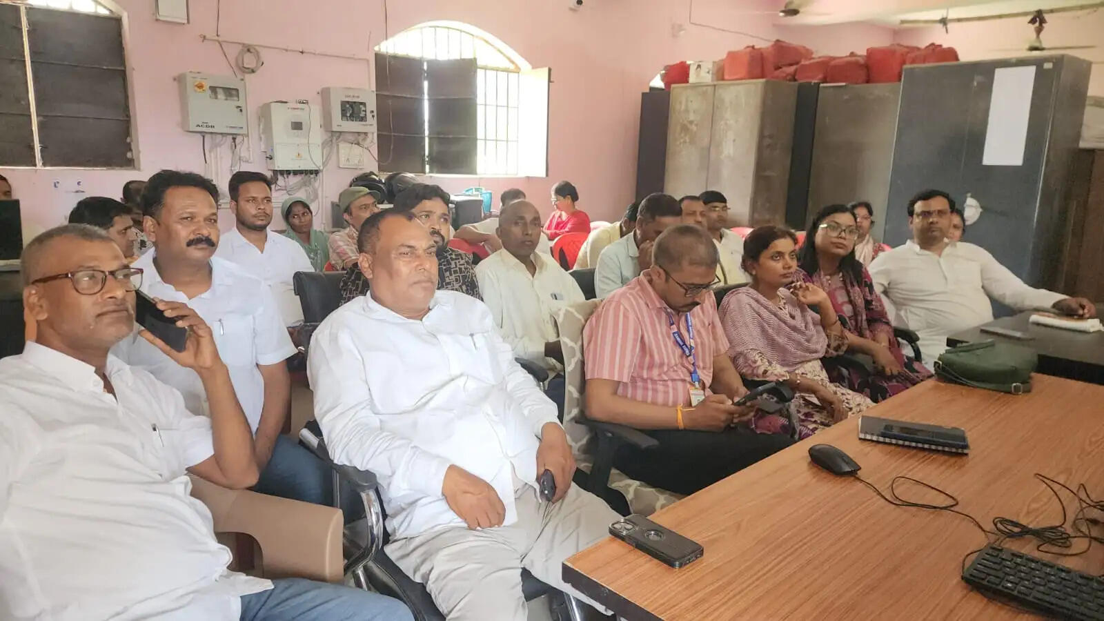 सम्राट सरकार के 100 दिन पूरे हाेने पर मुख्यमंत्री ने जनप्रतिनिधियों को किया संबोधित
