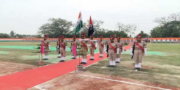 सारण पुलिस लाइन में प्रशिक्षु सिपाहियों का शपथ ग्रहण समारोह संपन्न