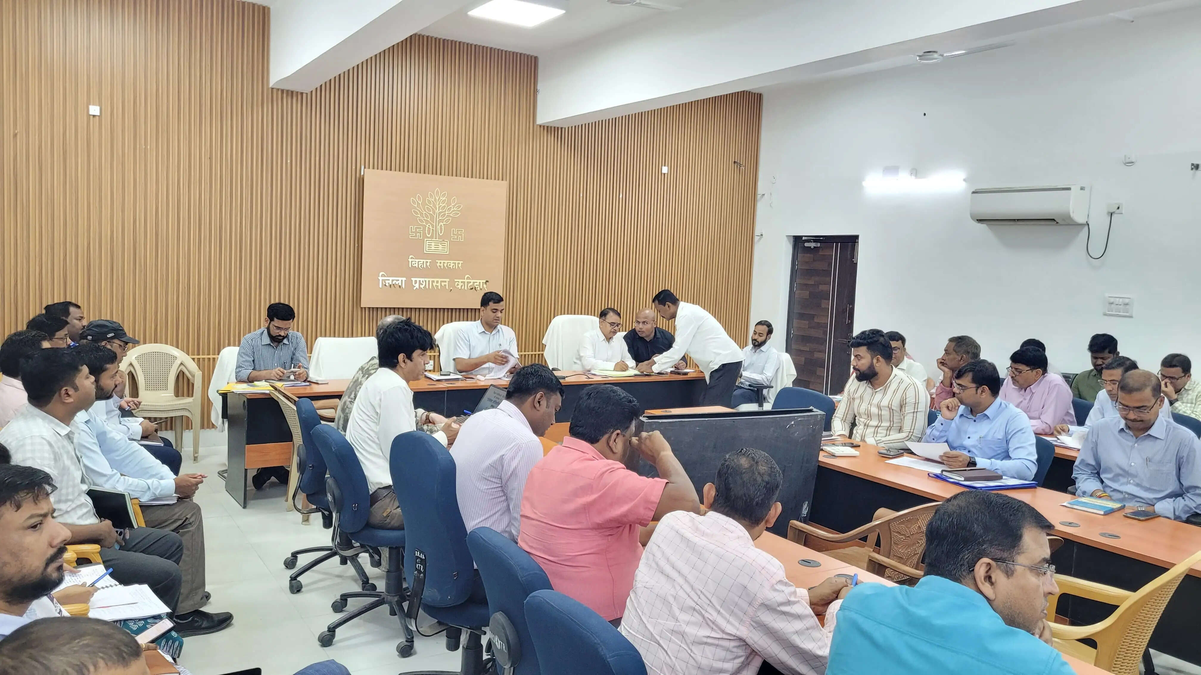 तेज हवा और बारिश से प्रभावित किसानों को मिलेगा मुआवजा, डीएम ने दिए निर्देश