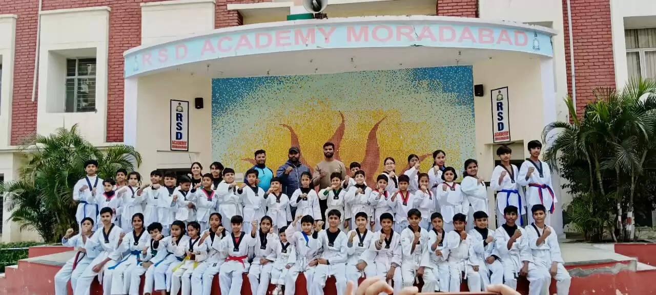 ताइक्वांडो के 60 खिलाड़ियों ने उत्तीर्ण की ताइक्वांडो कलर बेल्ट परीक्षा