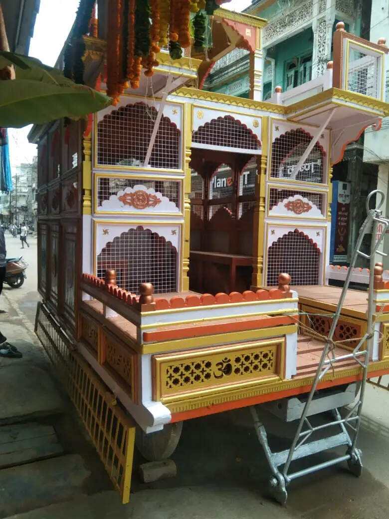 विधि विधान से हुआ भगवान जगन्नाथ का महास्नान , दर्शन-पूजन के लिए उमड़ी श्रद्धालुओं की भीड़