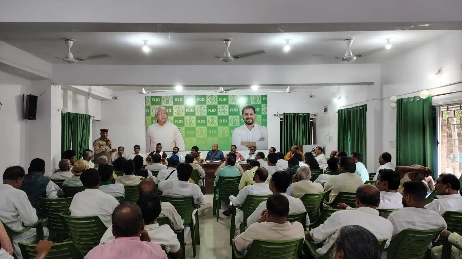 राजद कार्यकारिणी की बैठक में एमएमडीआर, एसआईआर और सीईसी से जुड़े मुद्दों पर आंदोलन का निर्णय