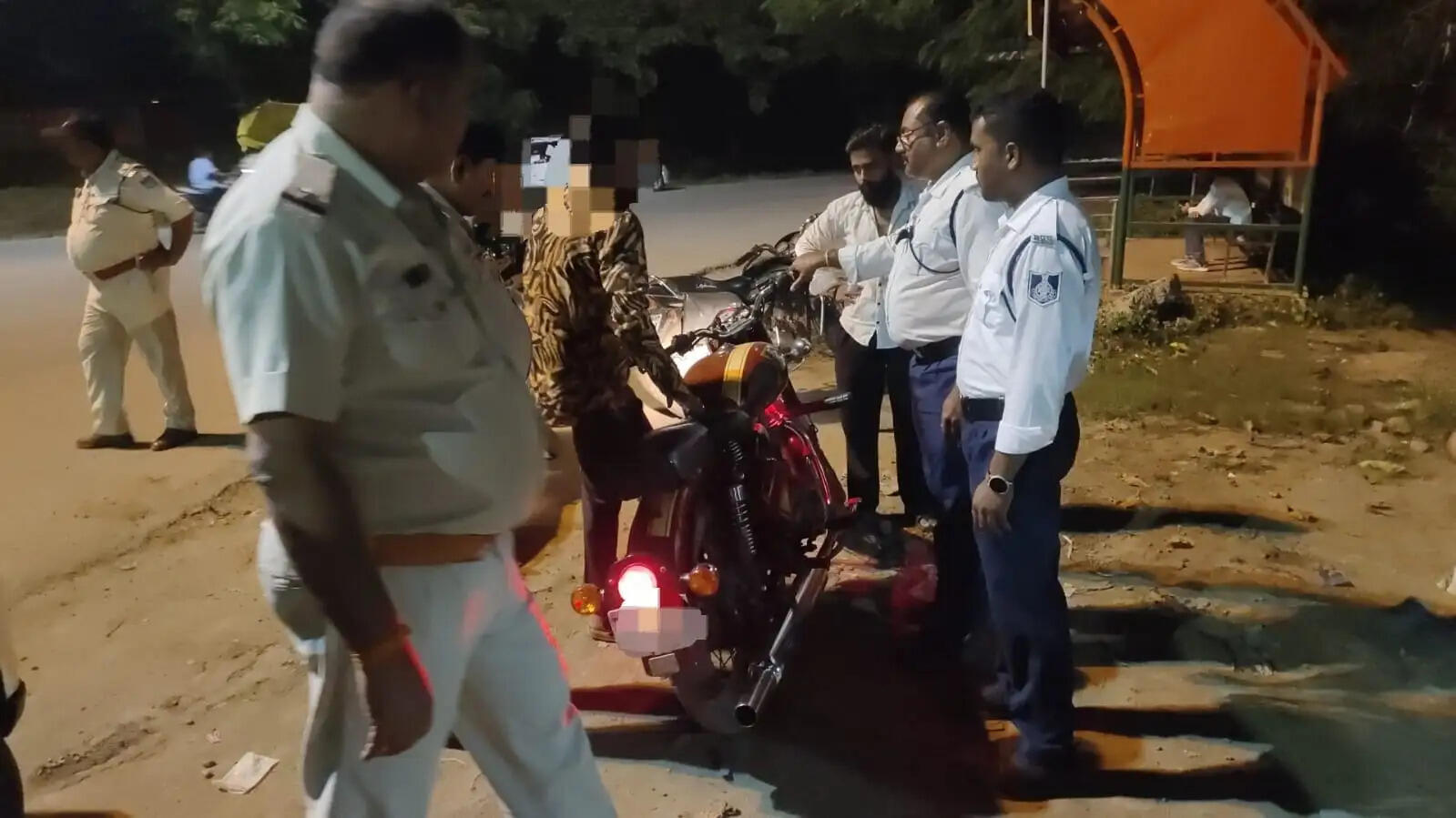 अनूपपुर: 13 मॉडिफाइड साइलेंसर बुलेट से निकलवाए, वसूला 13 हजार का जुर्माना