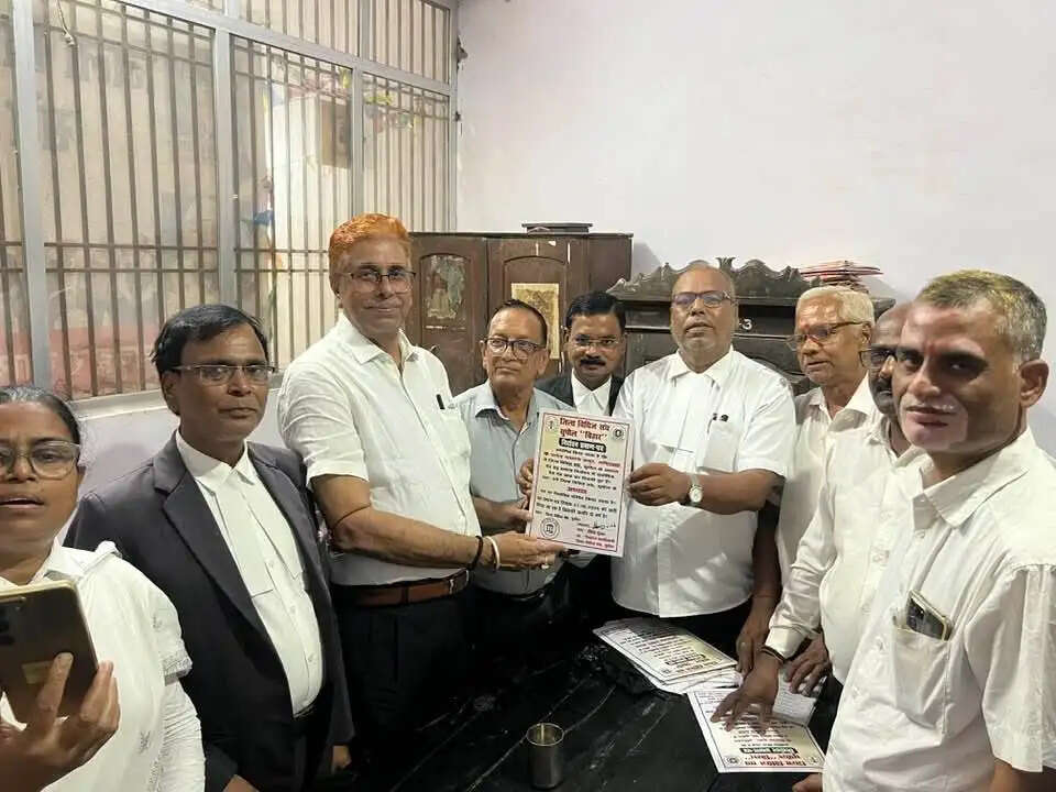 जिला विधिज्ञ संघ सुपौल के अध्यक्ष बने नागेंद्र नारायण ठाकुर