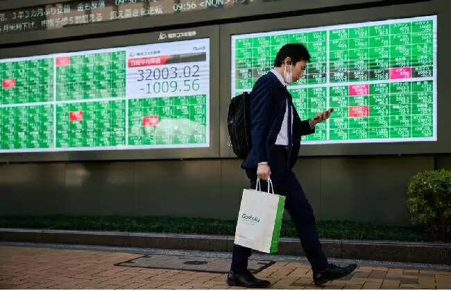 ट्रंप के टैरिफ से एशिया प्रशांत क्षेत्र के शेयर बाजार में भूचाल