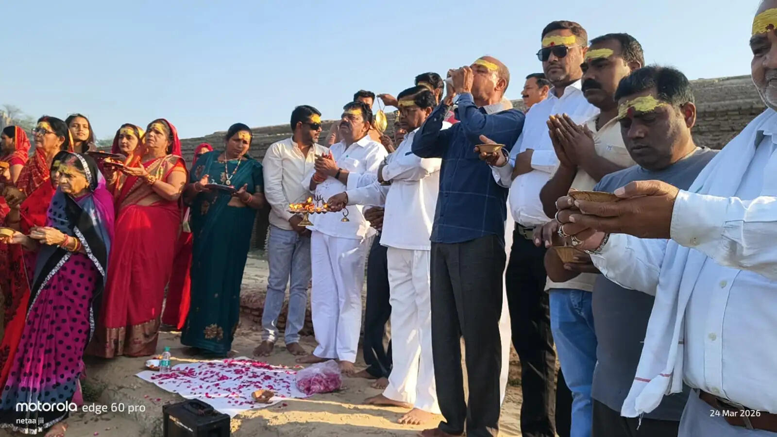 औरैया में यमुना जयंती पर विश्रांत घाट में हुई भव्य आरती, श्रद्धालुओं ने किया दीपदान