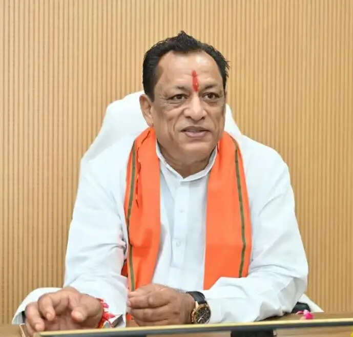 पशुओं को लू से बचाने के लिए उठाए जरूरी कदम: पशुपालन मंत्री