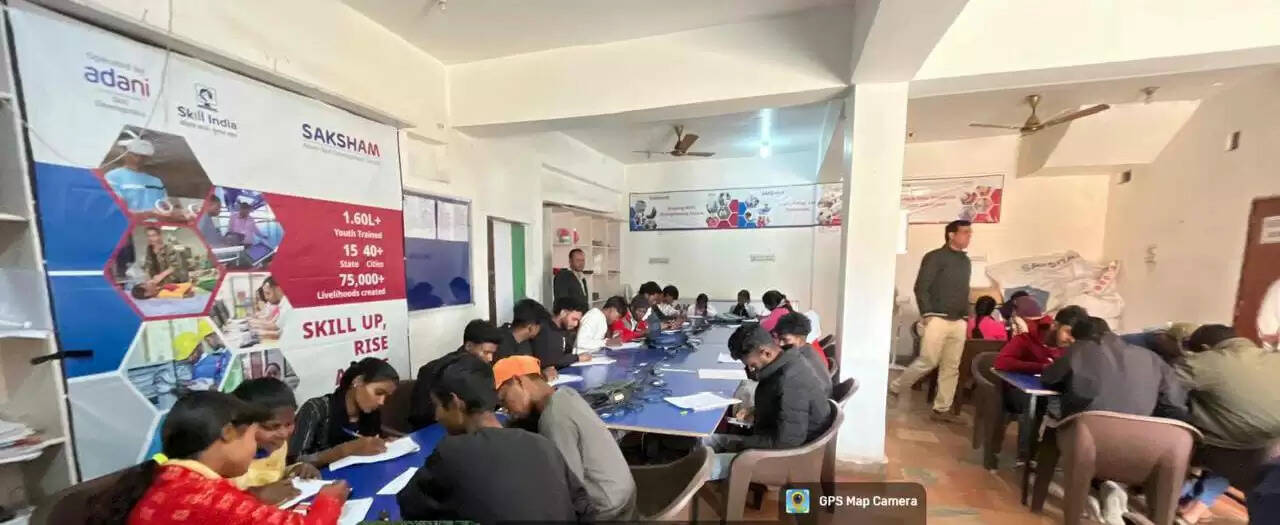 अदानी स्किल डेवलपमेंट सेंटर के 47 युवाओं को मिला रोज़गार