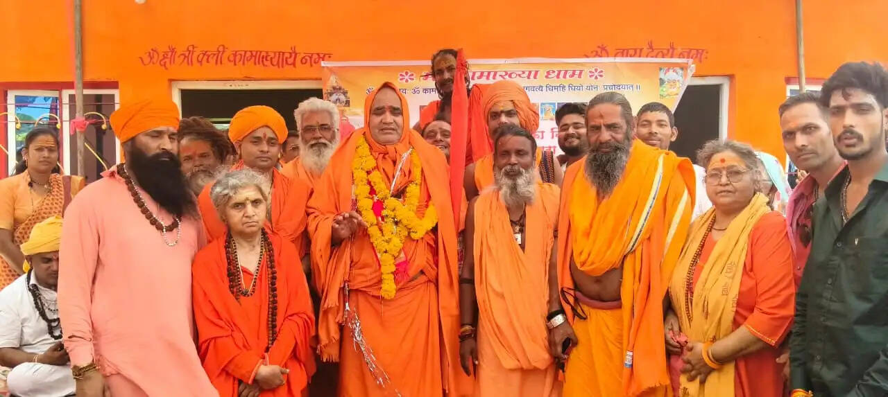 उज्जैन में कामाख्या तंत्र पीठ आश्रम में अखण्ड यज्ञ का समापन