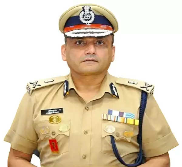 डीजीपी बोले- पुलिस की छवि और कार्यक्षमता में लाएं सुधार, अनुशासन के साथ कार्य करने के निर्देश