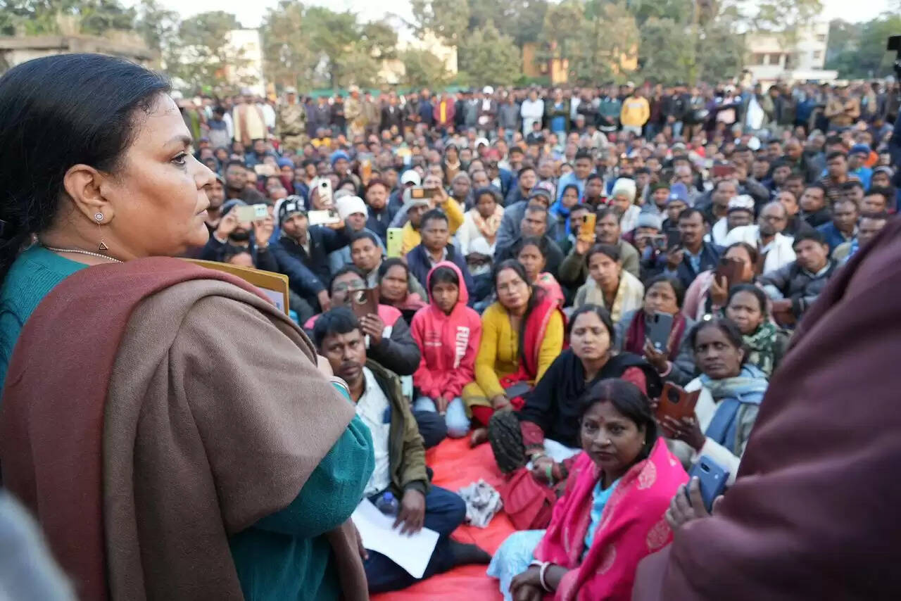 मंत्री दीपिका पांडेय ने मनरेगा कर्मियों की सुनी समस्याएं