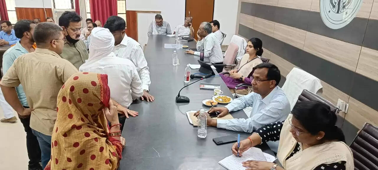 फरियादियों की समस्या का किया जाए समयबद्ध निस्तारण :डीडीओ