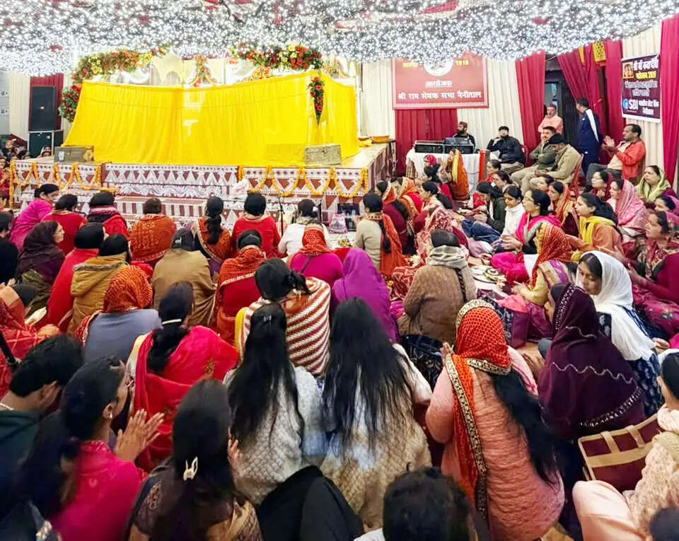 ब्रह्म मुहूर्त में हुई मां नंदा-सुनंदा की प्राण प्रतिष्ठा, उमड़ा श्रद्धालुओं का सागर