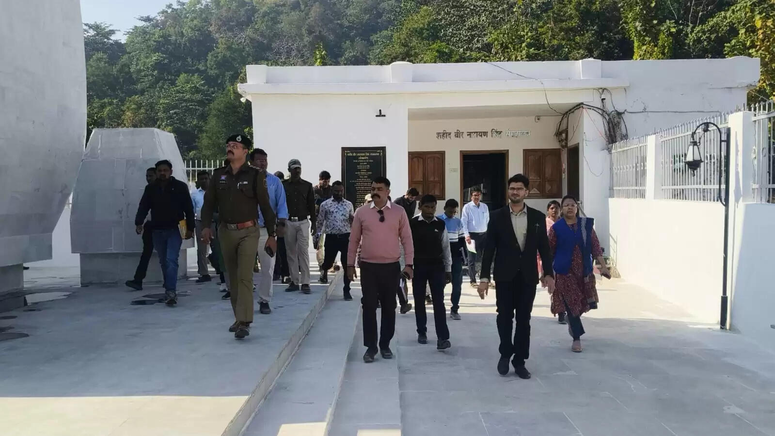 बलौदाबाजार : कलेक्टर ने सोनाखान का दौरा कर बल‍िदान दिवस की तैयारियों का लिया जायज़ा