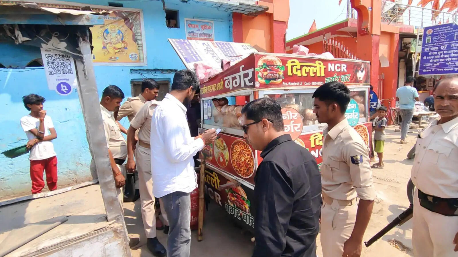 घरेलू गैस की कालाबाजारी पर प्रशासन का कड़ा प्रहार